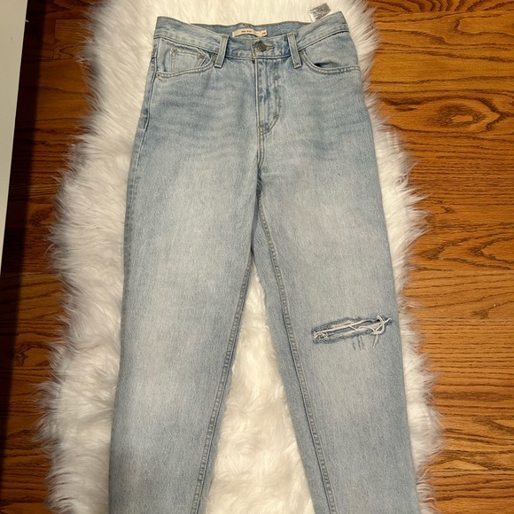 Vintage Levi mom jeans light wash - Picture 7 of 11